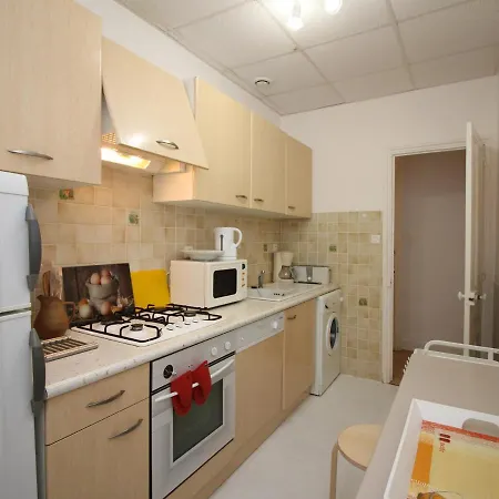 Lumineux T4 A La Bourboule, 6 Pers, Proche Centre, Equipe, Cour Privee, 68m² - Fr-1-608-39 Apartment *