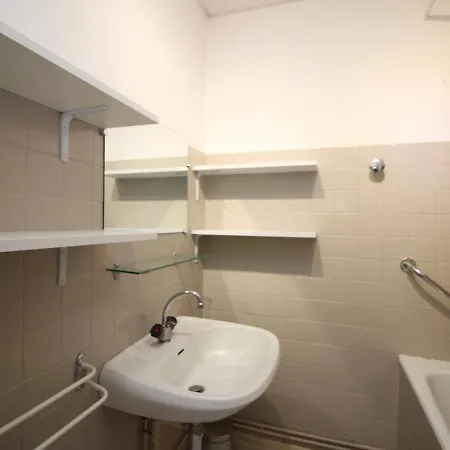 Lumineux T4 A La Bourboule, 6 Pers, Proche Centre, Equipe, Cour Privee, 68m² - Fr-1-608-39 Apartment La Bourboule